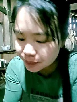 Snapshot of him220 chatting on February 18, 2:29 am him220 online show from February 18, 2:29 am