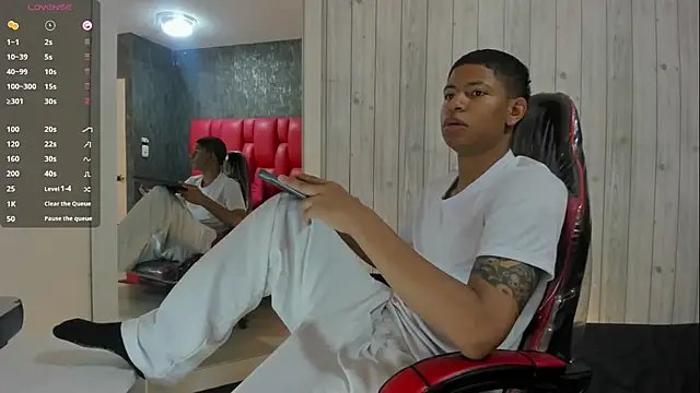  erick j online show from April 12, 8:03 pm