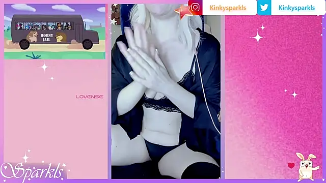 Snapshot of Sparkls chatting on March 7, 11:24 pm Sparkls online show from March 7, 11:24 pm