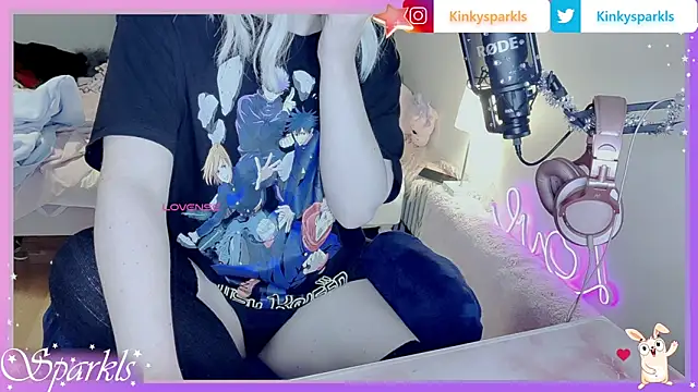 Snapshot of Sparkls chatting on March 13, 11:22 pm Sparkls online show from March 13, 11:22 pm