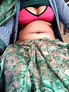 Snapshot of Queen_chayna chatting on January 18, 2:04 am Queen chayna online show from January 18, 2:04 am