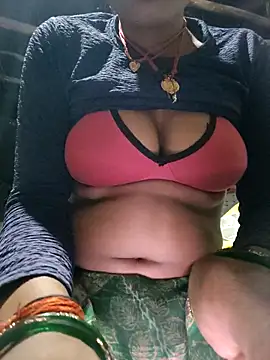 Snapshot of Queen_chayna chatting on February 2, 2:38 pm Queen chayna online show from February 2, 2:38 pm