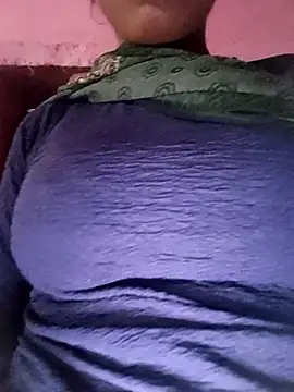 Snapshot of Queen_chayna chatting on February 27, 2:22 am Queen chayna online show from February 27, 2:22 am