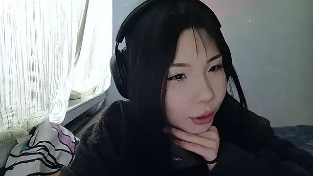 AprilOnilll online show from January 15, 8:19 am