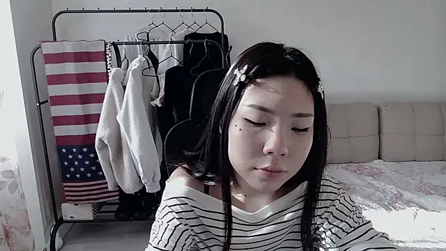 AprilOnilll online show from February 1, 4:55 am