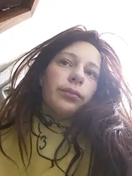 Snapshot of Lily_Viola chatting on April 22, 4:37 am Lily Viola online show from April 22, 4:37 am