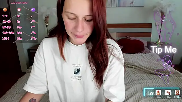 Snapshot of Lily_Viola chatting on May 27, 8:00 am Lily Viola online show from May 27, 8:00 am