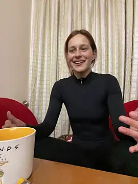 Snapshot of Lily_Viola chatting on June 1, 8:21 pm Lily Viola online show from June 1, 8:21 pm