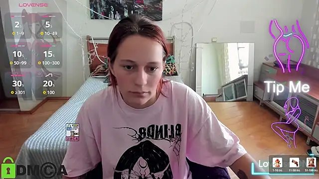 Snapshot of Lily_Viola chatting on July 14, 10:21 am Lily Viola online show from July 14, 10:21 am