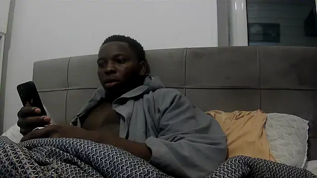 Snapshot of Bigchocco chatting on February 19, 12:17 am Bigchocco online show from February 19, 12:17 am