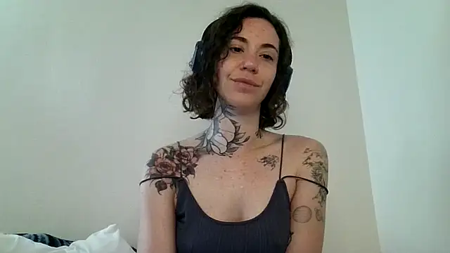 Dirty Pink online show from April 2, 8:34 am