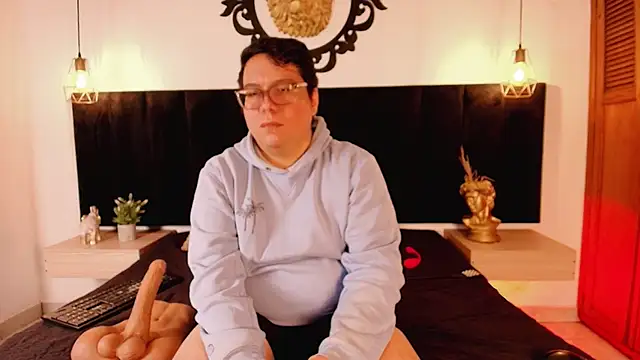 Snapshot of chubby16cm chatting on February 2, 9:24 pm chubby16cm online show from February 2, 9:24 pm