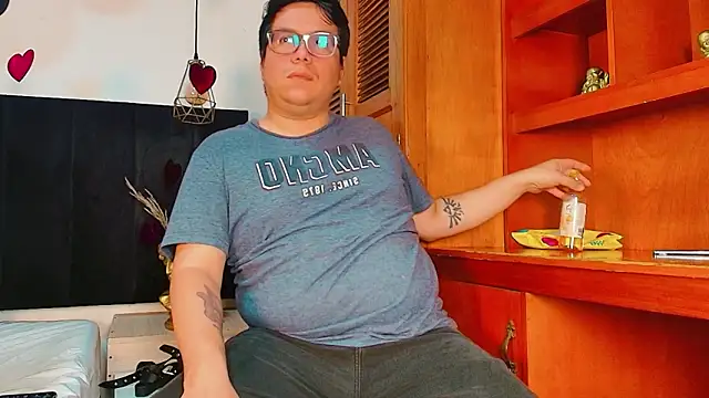 Snapshot of chubby16cm chatting on February 13, 6:59 pm chubby16cm online show from February 13, 6:59 pm