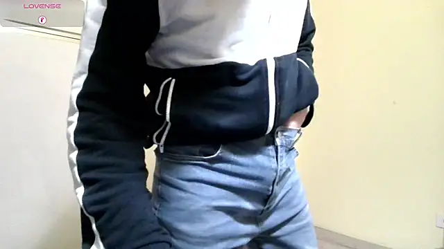 Ele7b5 online show from April 17, 10:13 pm