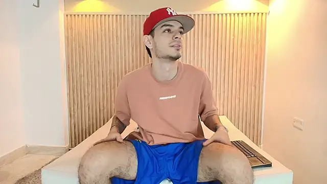 Snapshot of IM_BULL chatting on January 9, 12:52 pm IM BULL online show from January 9, 12:52 pm