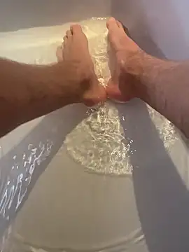 Snapshot of hot-young-guy chatting on January 7, 9:01 am hot-young-guy online show from January 7, 9:01 am