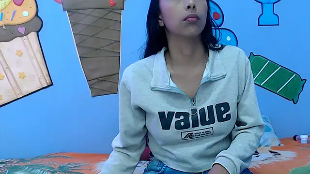 skinnysexzara18 online show from January 16, 1:20 am