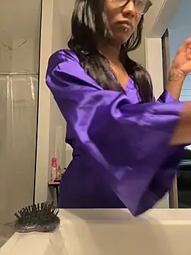 xouniq online show from March 7, 3:42 pm