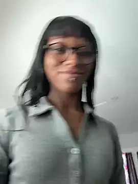 xouniq online show from April 10, 4:23 pm