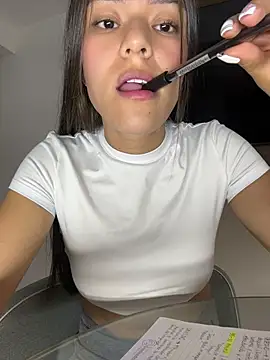 TaylorrHill online show from May 4, 8:16 pm