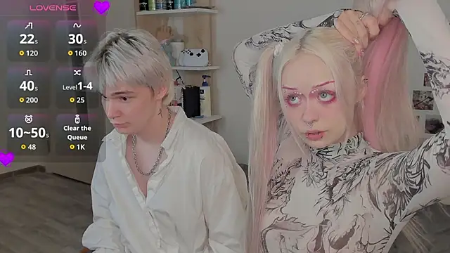 SweetheartsFriends online show from July 11, 8:11 pm