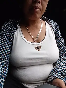 Snapshot of Agnes-baby chatting on June 26, 11:31 pm Agnes-baby online show from June 26, 11:31 pm