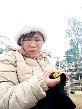 Snapshot of alycen chatting on January 7, 8:39 am alycen online show from January 7, 8:39 am