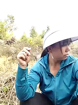 Snapshot of alycen chatting on January 13, 2:39 am alycen online show from January 13, 2:39 am