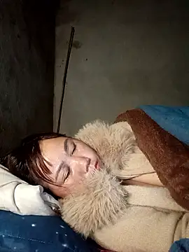 Snapshot of alycen chatting on January 14, 3:17 pm alycen online show from January 14, 3:17 pm