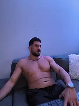 Snapshot of Angelo_33 chatting on February 1, 3:21 pm Angelo 33 online show from February 1, 3:21 pm
