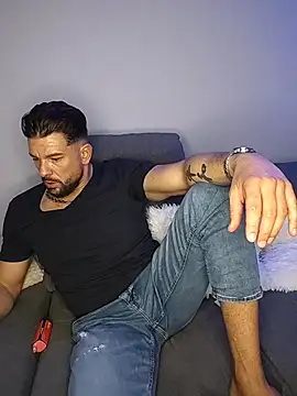 Snapshot of Angelo_33 chatting on March 31, 10:10 pm Angelo 33 online show from March 31, 10:10 pm