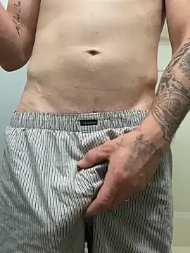 Snapshot of Tmoney369 chatting on April 11, 7:35 am Tmoney369 online show from April 11, 7:35 am