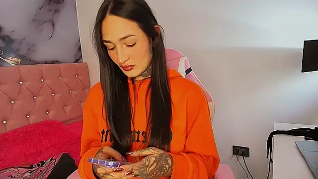 Snapshot of Evangeline_heell chatting on January 9, 2:25 am Evangeline heell online show from January 9, 2:25 am