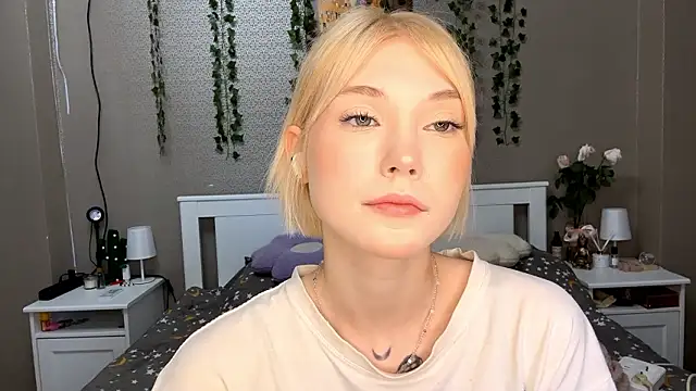 LlsabethHaze online show from February 1, 8:35 am