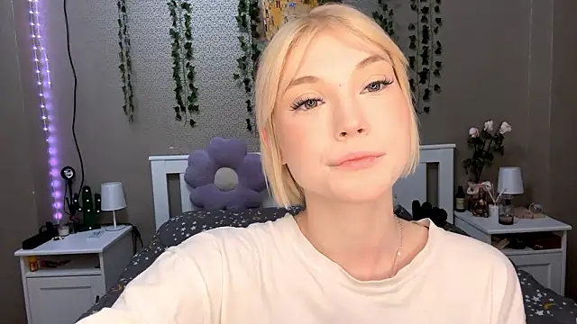 LlsabethHaze online show from February 3, 2:33 pm