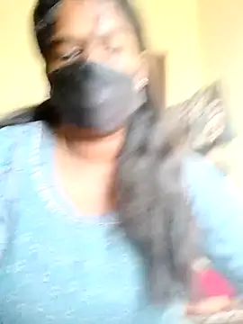 Milky Julia online show from March 22, 9:02 am