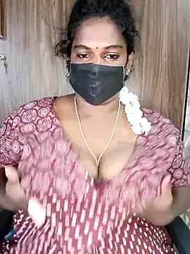 Milky Julia online show from July 7, 12:09 pm