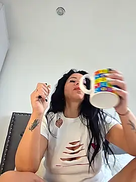 QueenMary80 online show from January 13, 10:20 am