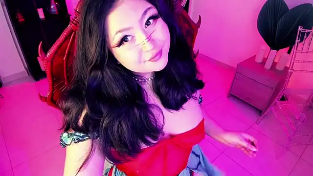 Snapshot of Sweet_lenna chatting on April 18, 10:43 pm Sweet lenna online show from April 18, 10:43 pm