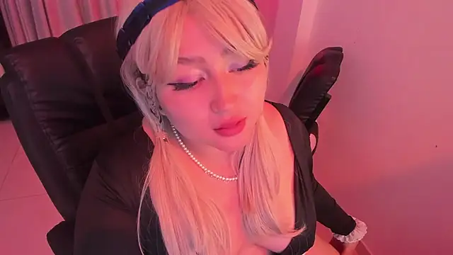Snapshot of Sweet_lenna chatting on May 16, 8:07 pm Sweet lenna online show from May 16, 8:07 pm