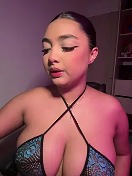 Snapshot of SASHASTRADA_ chatting on February 9, 2:59 am SASHASTRADA online show from February 9, 2:59 am