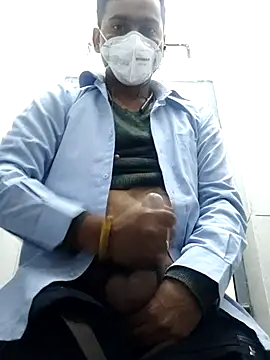 Snapshot of your_hot_dady chatting on January 5, 6:00 pm your hot dady online show from January 5, 6:00 pm