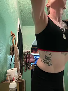 Snapshot of ViironiikaHostiile chatting on January 7, 12:35 am ViironiikaHostiile online show from January 7, 12:35 am