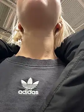 Snapshot of AshleyMur chatting on January 19, 4:16 am AshleyMur online show from January 19, 4:16 am