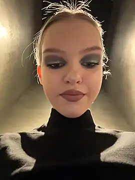 Snapshot of AshleyMur chatting on February 4, 6:08 am AshleyMur online show from February 4, 6:08 am