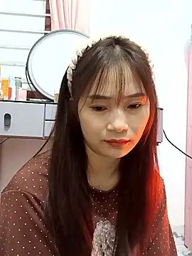 Snapshot of cupboard-1 chatting on January 11, 11:21 pm cupboard-1 online show from January 11, 11:21 pm