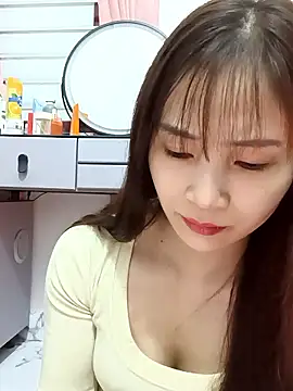 Snapshot of cupboard-1 chatting on January 13, 1:05 pm cupboard-1 online show from January 13, 1:05 pm