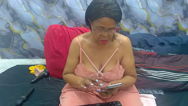 SEXY MATURExx online show from May 6, 4:45 pm