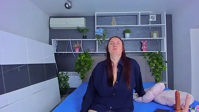 StephieRousee online show from May 22, 5:36 am