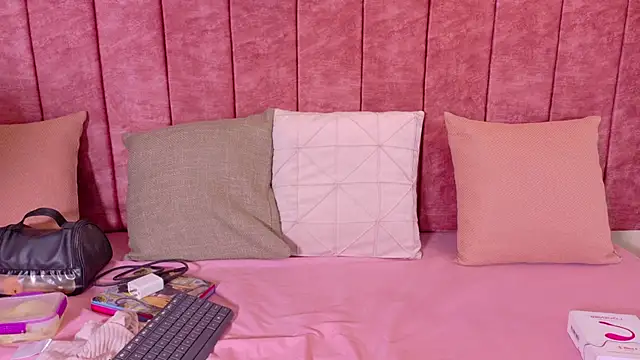 Snapshot of Mayleeth chatting on February 22, 12:26 pm Mayleeth online show from February 22, 12:26 pm